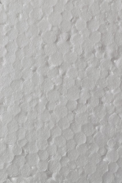 Czy styropian pije wodę? Właściwości izolacyjne materiału