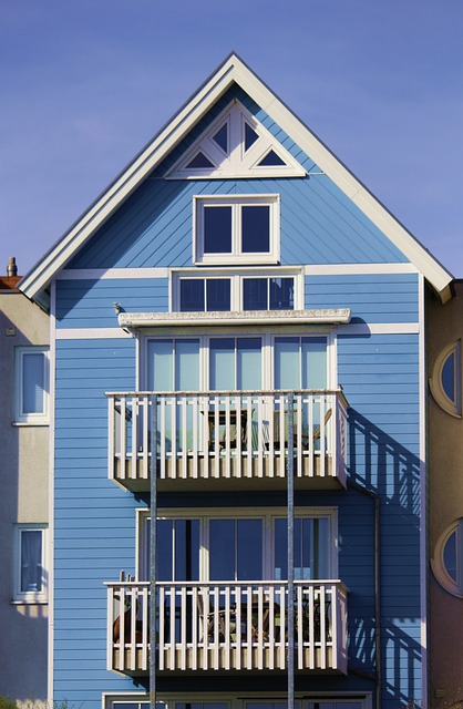 Czym wykończyć balkon? Poradnik majsterkowicza
